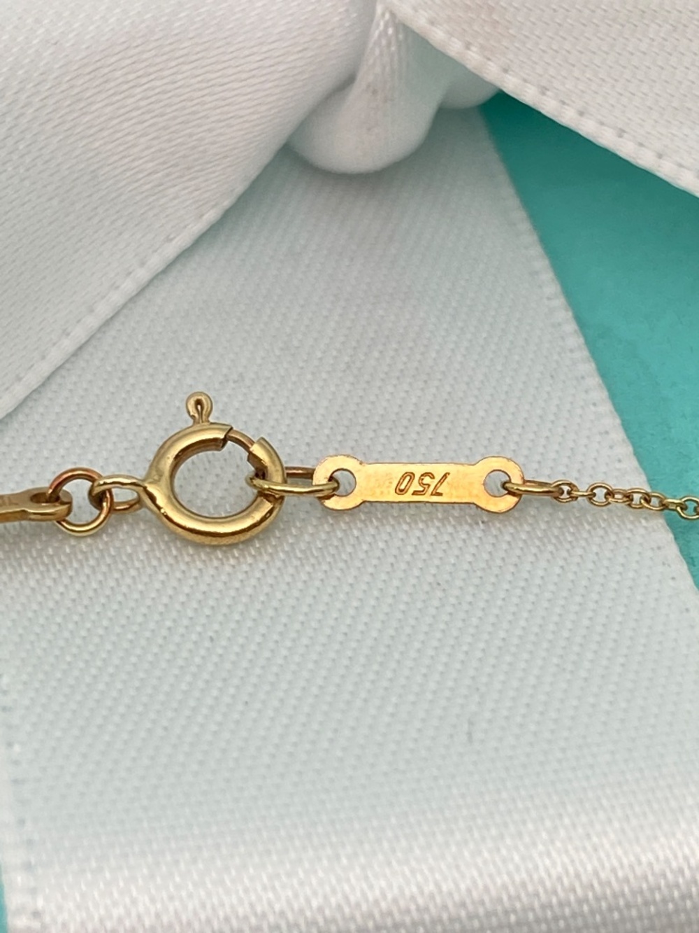 Tiffany & Co Gold Peretti Teardrop necklace 750 16” - Picture 6 of 8